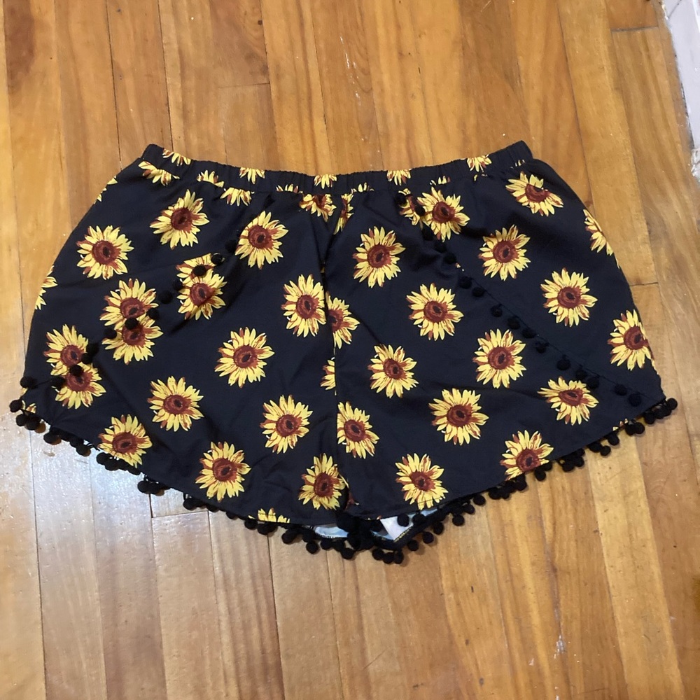 Shein US women’s 2XL sunflower shorts